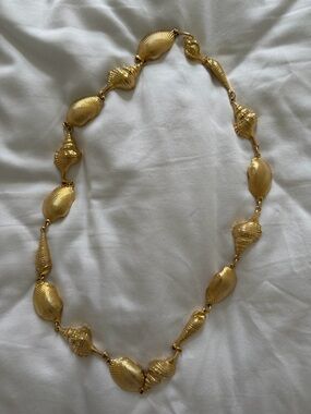 Vintage Accessorat New York Gold Shell-Link Women's Necklace